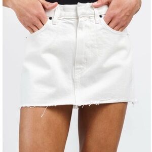 SLVRLAKE White Denim Mini Skirt with Frayed Hem. New with Tags. Sz. 26 waist